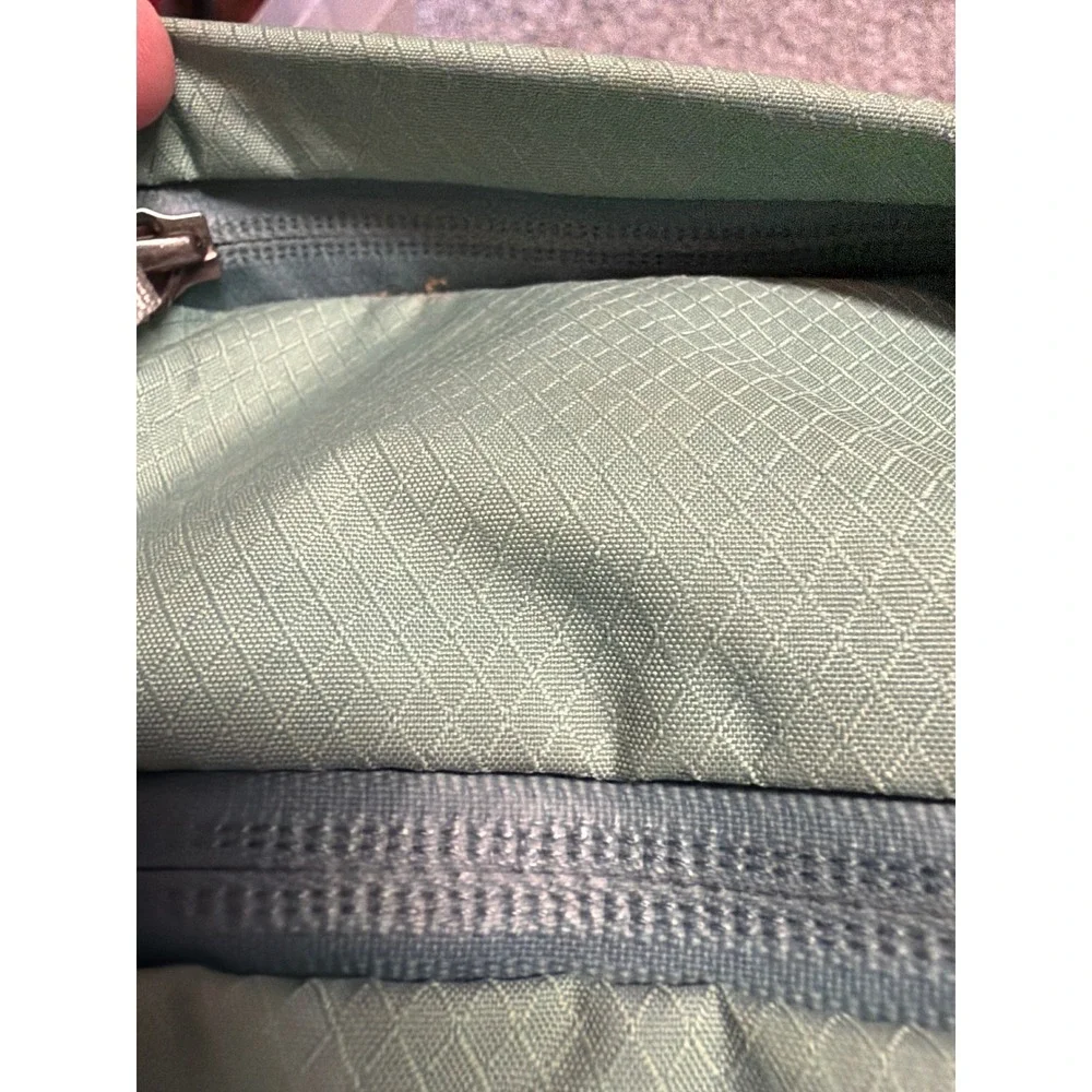 Bellroy Lite Sling Bag Moss Green Lightweight Ripstop Crossbody Travel EDC
